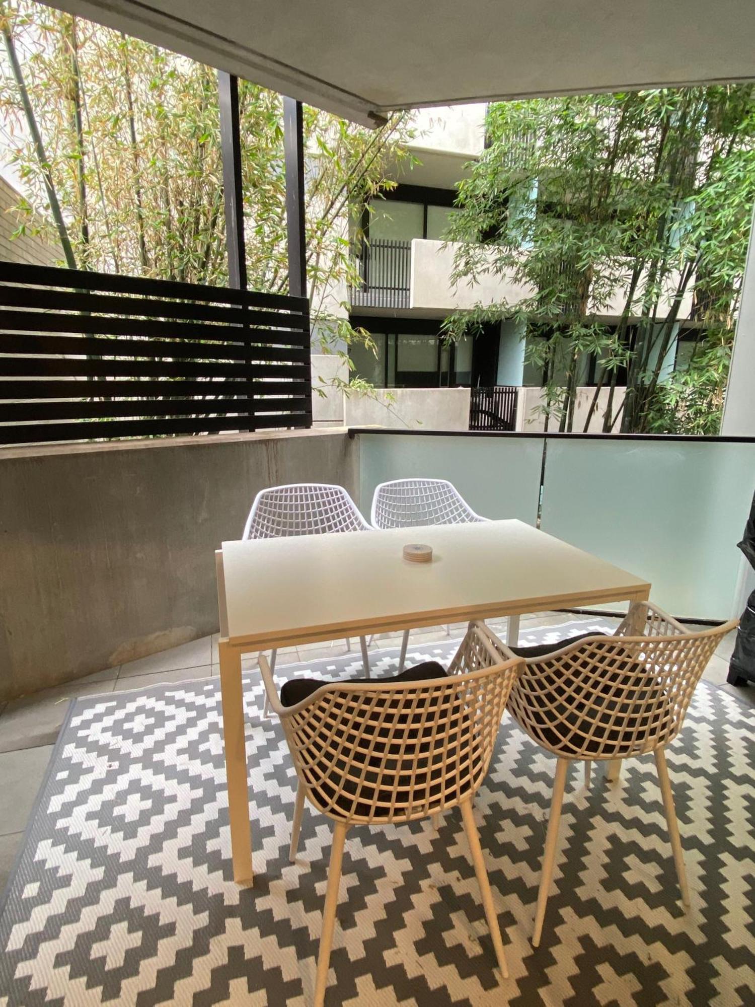 Modern Quiet 1 & 2 Bed Apt Opposite Albert Park Melbourne Exterior foto