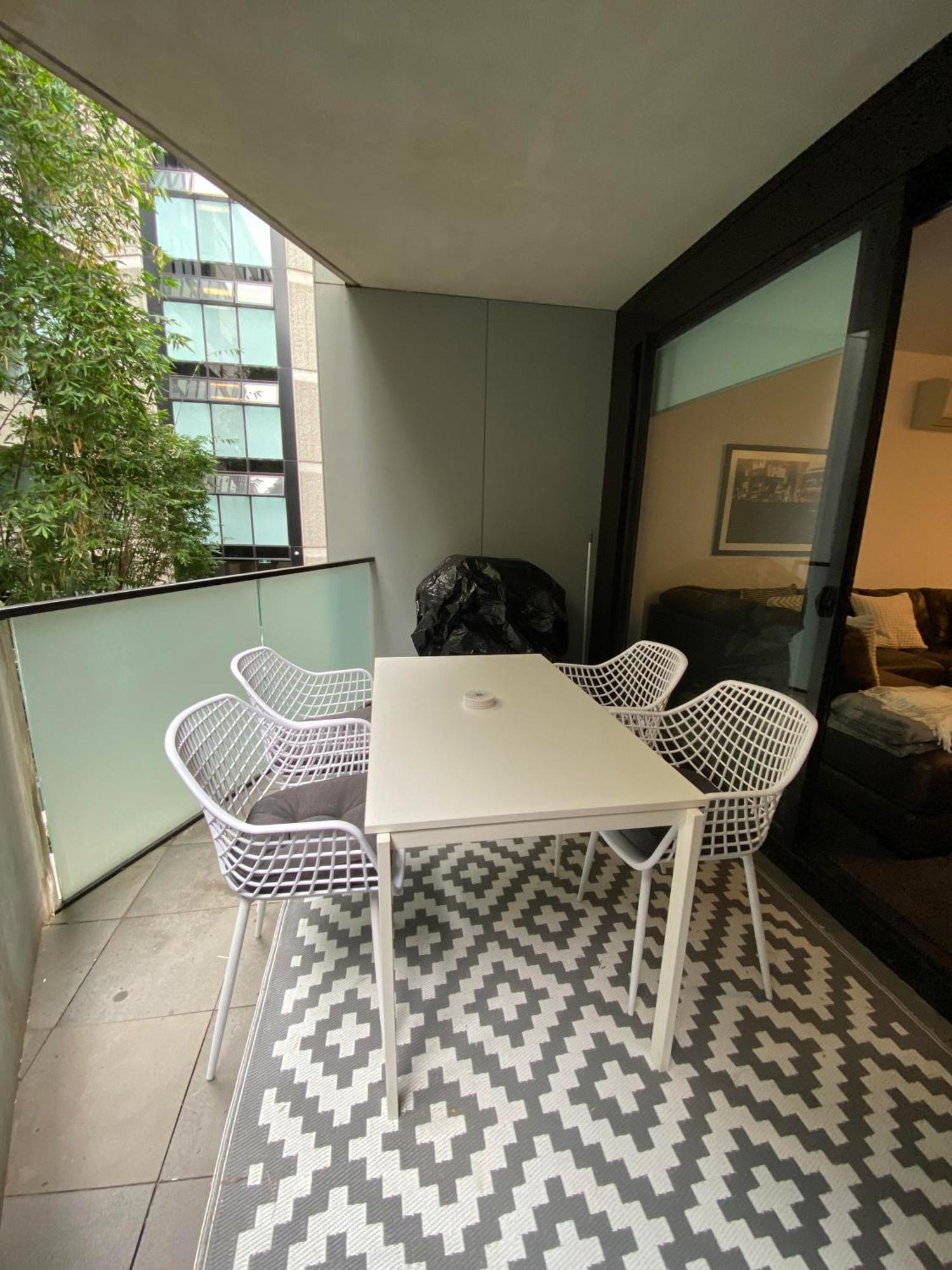 Modern Quiet 1 & 2 Bed Apt Opposite Albert Park Melbourne Exterior foto